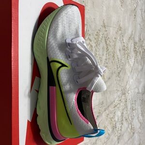 Nike women sneakers brand new never worn